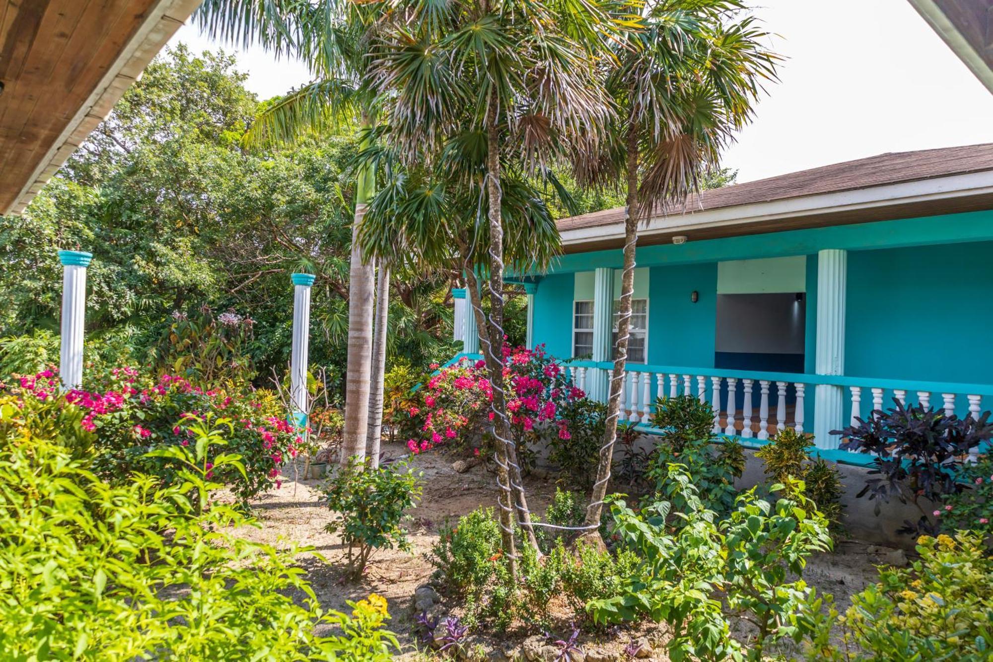 Seagrape Plantation Resort & Dive Center West End Exterior photo